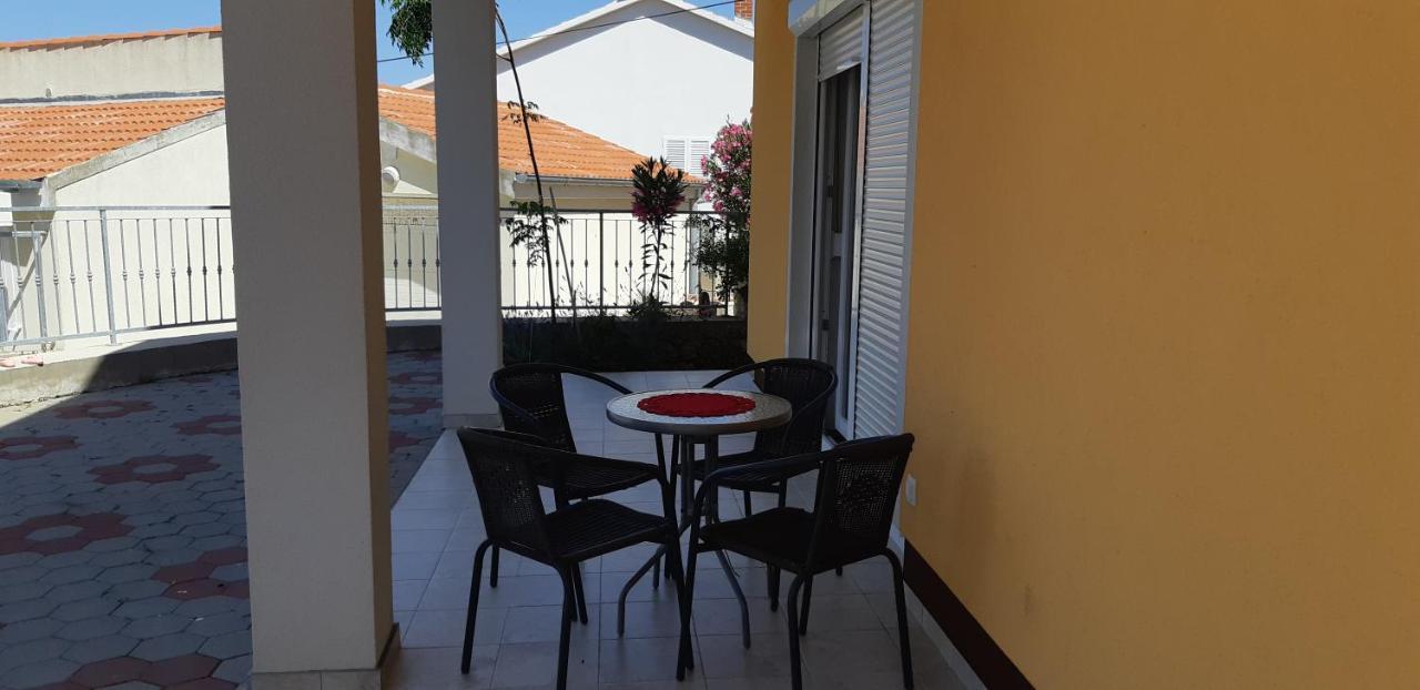 Apartman โคลัน ภายนอก รูปภาพ