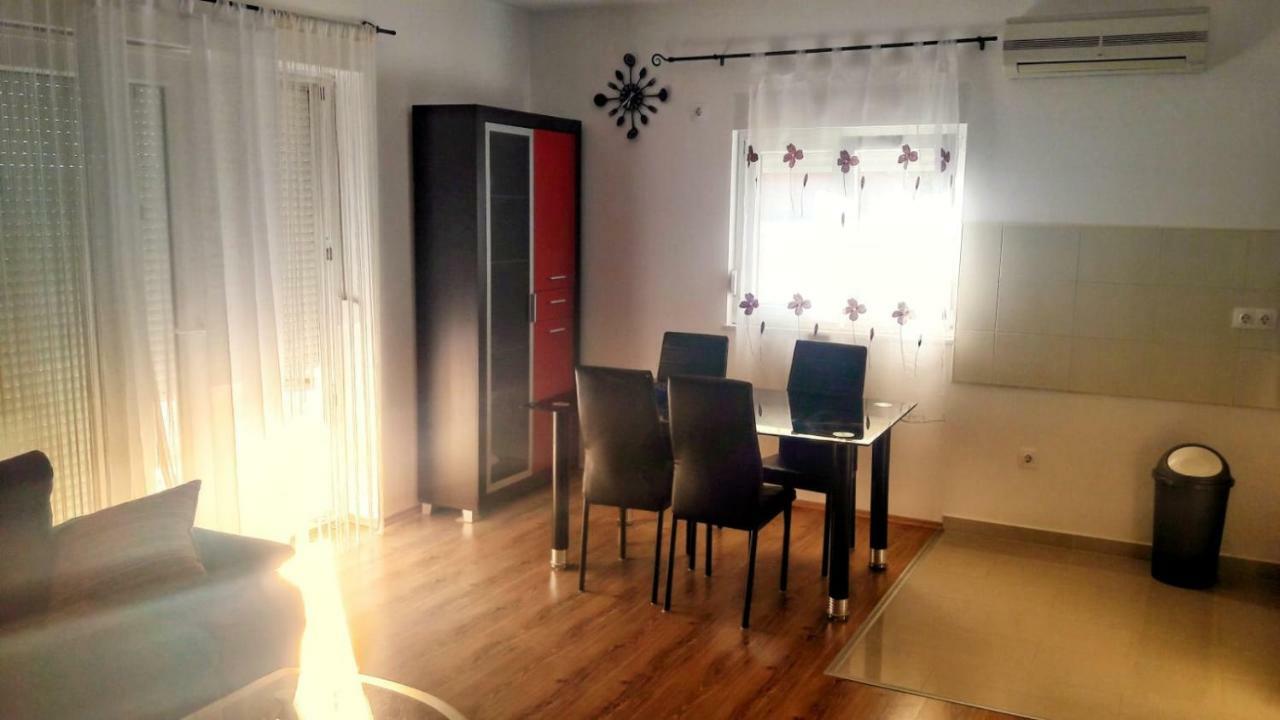 Apartman โคลัน ภายนอก รูปภาพ
