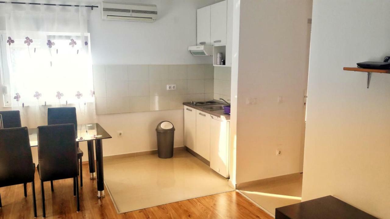 Apartman โคลัน ภายนอก รูปภาพ